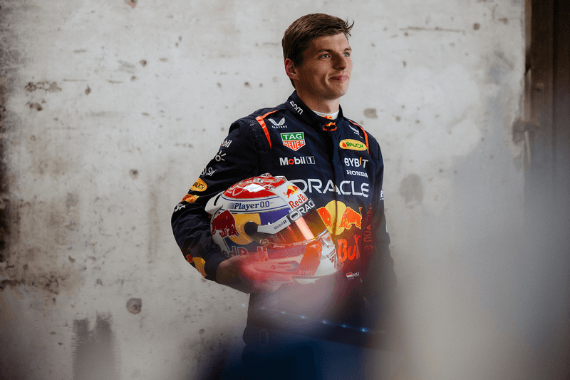 Max Verstappen Red bull racing formula 1 playstation 5 ps5 Hypebeast in a game of EA Sports FC