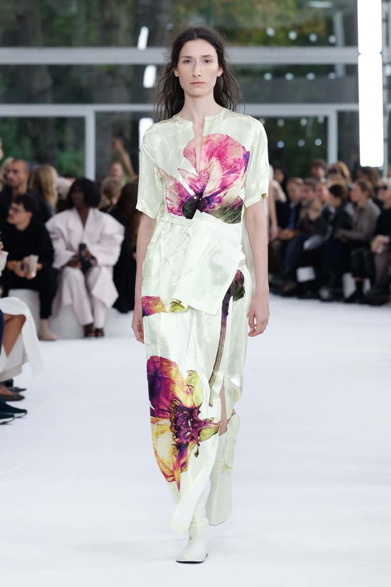 issey miyake paris fashion week the beauty of paper runway collection inspirations japanese washi history photos looks