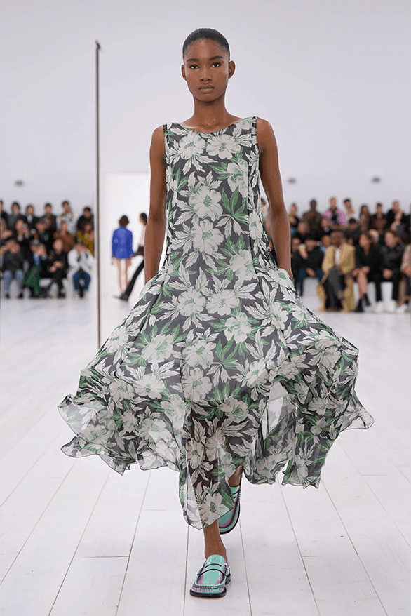 LOEWE Spring Summer 2025 Paris Fashion Week Jonathan anderson womenswear runway show