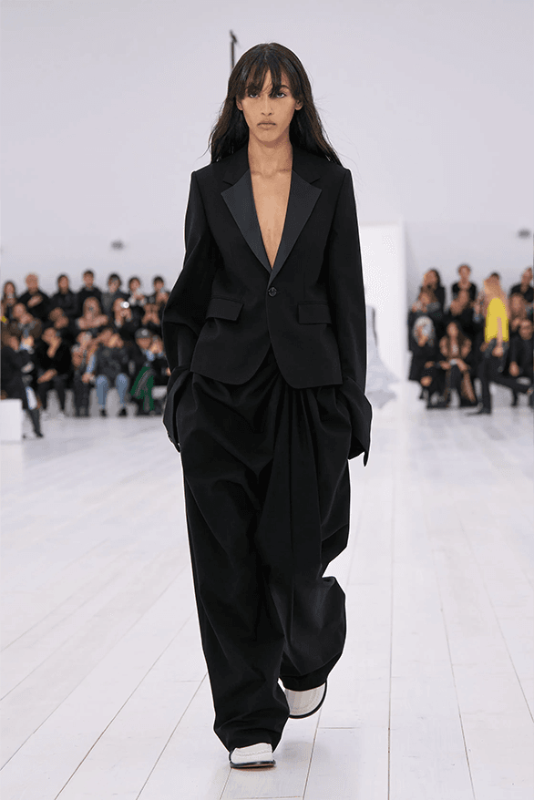 LOEWE Spring Summer 2025 Paris Fashion Week Jonathan anderson womenswear runway show