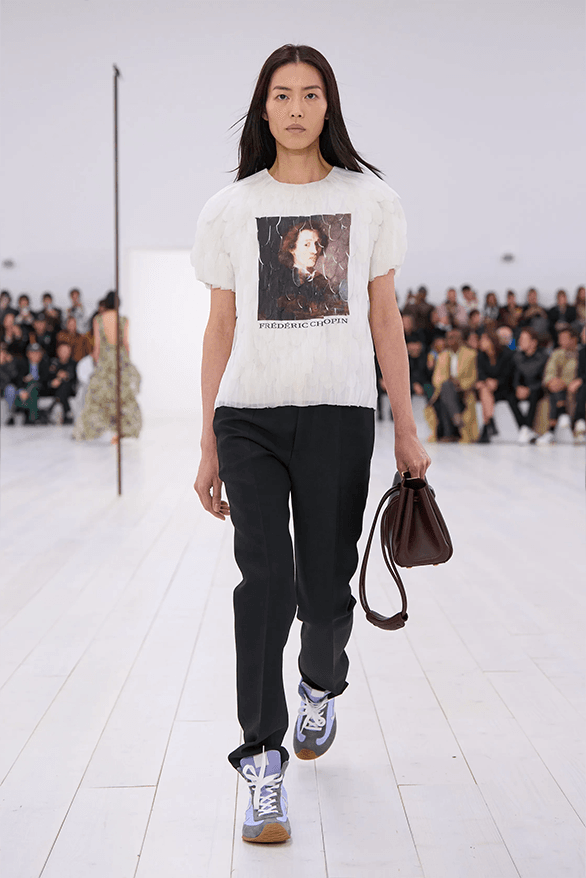 LOEWE Spring Summer 2025 Paris Fashion Week Jonathan anderson womenswear runway show