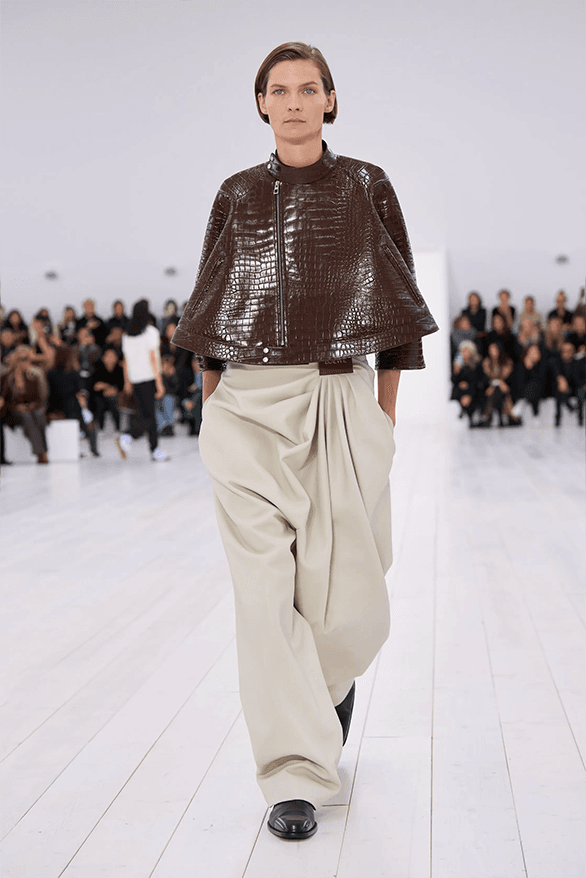 LOEWE Spring Summer 2025 Paris Fashion Week Jonathan anderson womenswear runway show