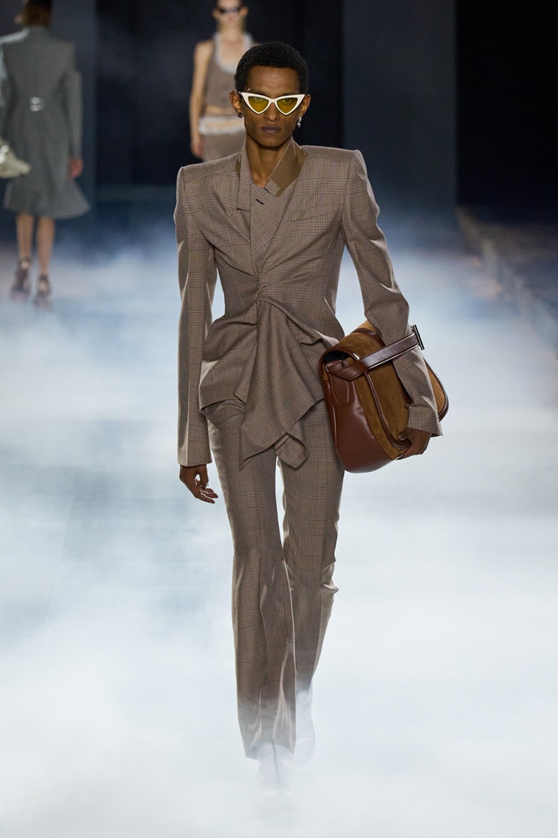 Alexander McQueen SS25 Turns the Irish Banshee Into Crystal Paris Fashion Week Spring Summer 2025 Sean McGirr