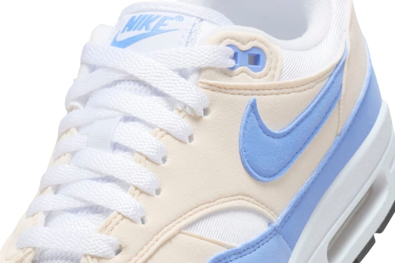 royal blue nike air max womens