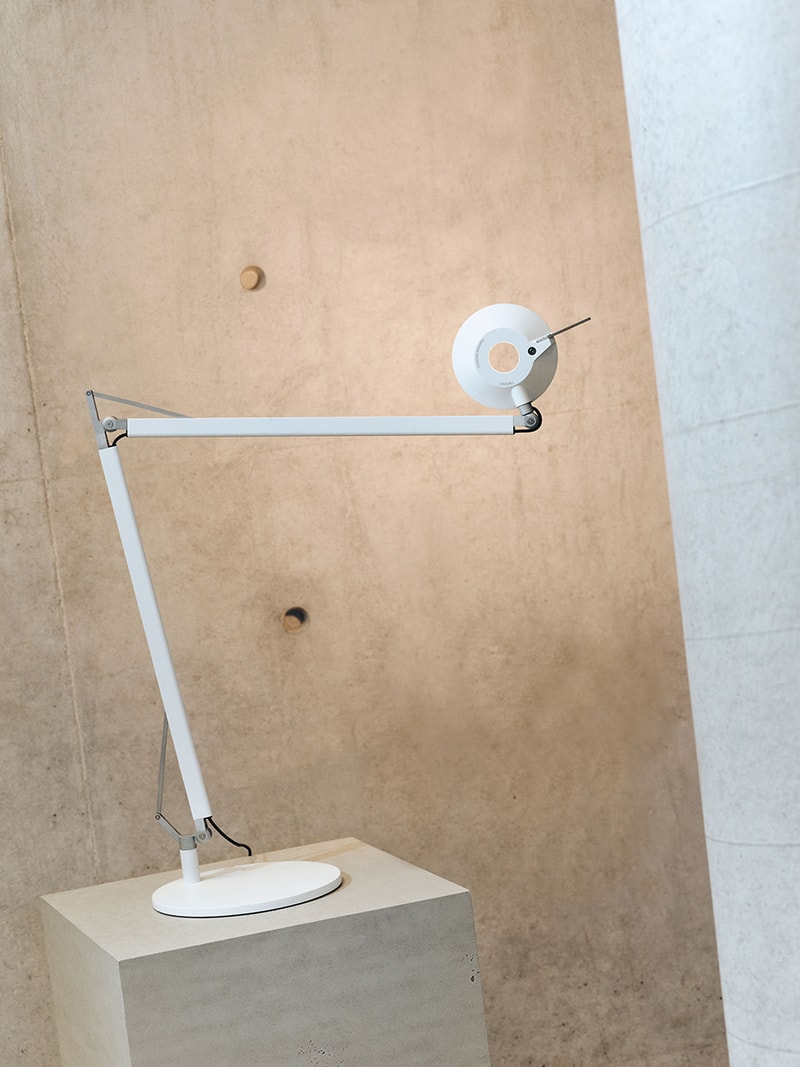 Japanese and Italian Styles Collide in Shigeaki Asahara's New Reading Lamp