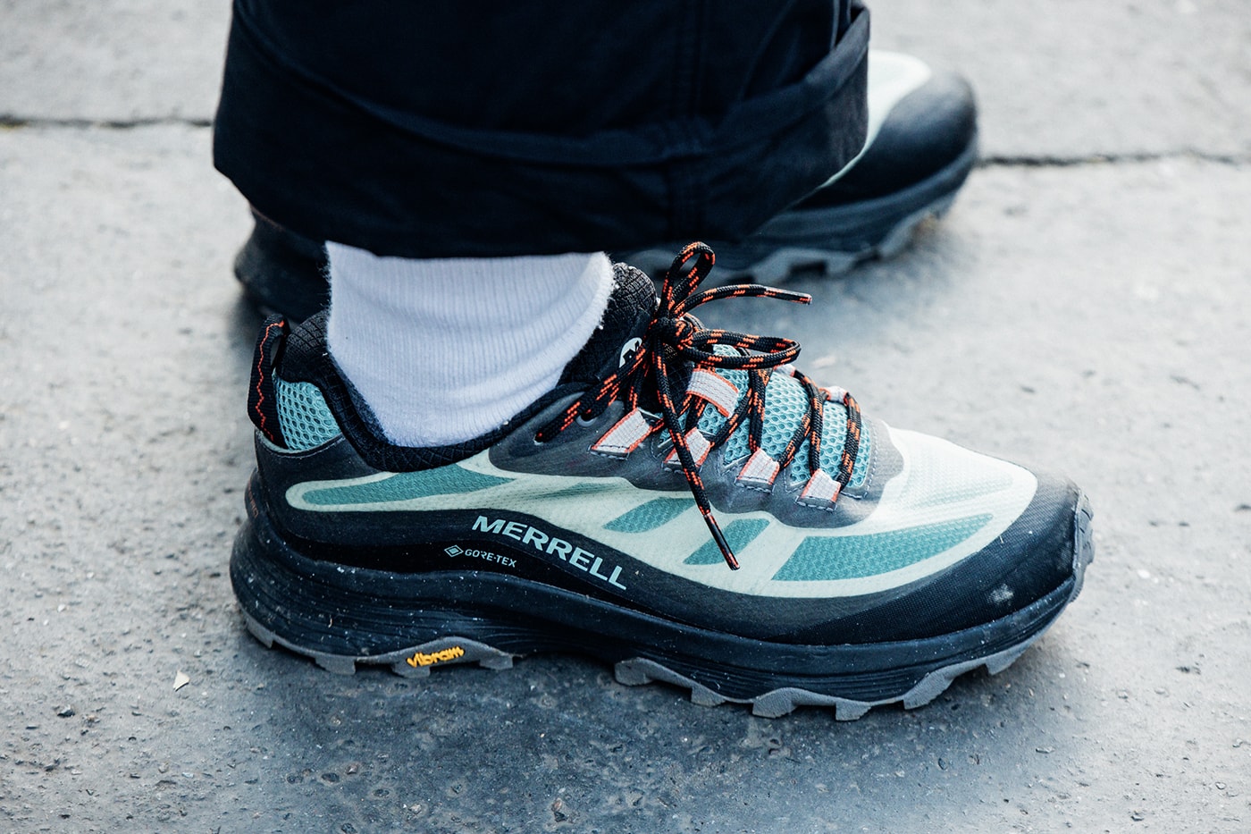 Xu hướng giày dép tốt nhất tại Tuần lễ thời trang Paris SS25 supreme nike adidas asics cecilie bahnsen comme des garcons new balance merrell marvel