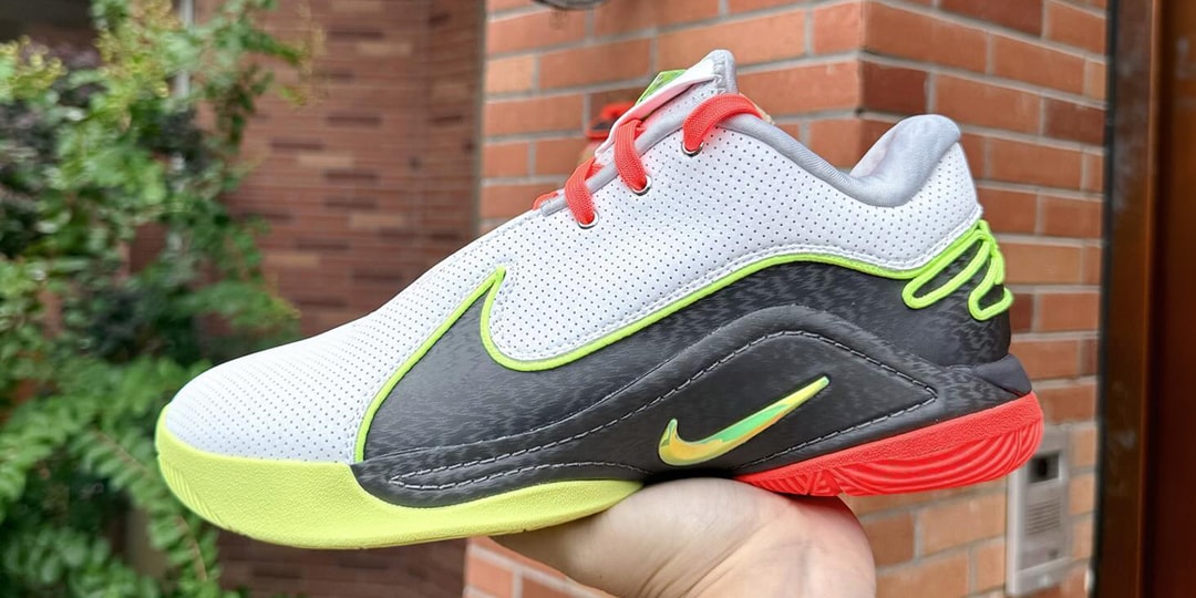 First Look at the Nike LeBron 22 "Moonlight"