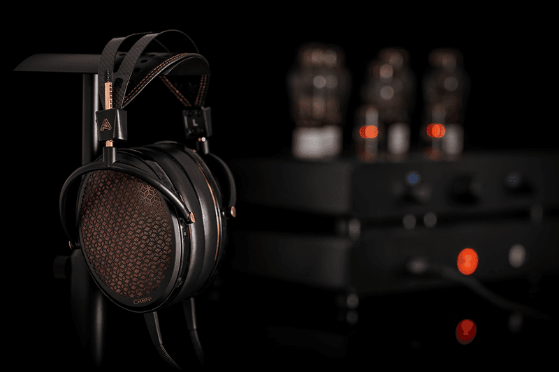 Audeze выпускает CRBN2, вторую версию своих самых передовых электростатических наушников