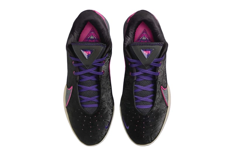 nike black light shoes