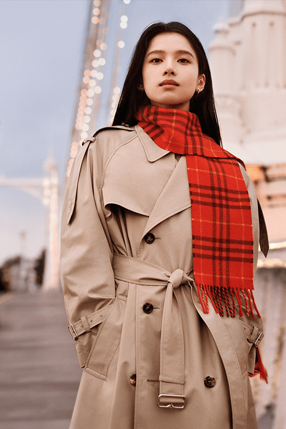 Burberry Eberechi Winter 2024 Outerwear Campaign menswear womenswear daniel lee london little simz Barry Keoghan Cara Delevingne cole palmer Eberechi Eze Olivia Colman Zhang Jingyi