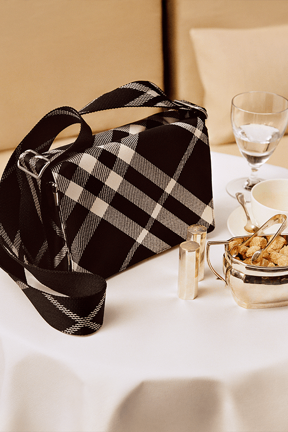 Burberry Eberechi Winter 2024 Outerwear Campaign menswear womenswear daniel lee london little simz Barry Keoghan Cara Delevingne cole palmer Eberechi Eze Olivia Colman Zhang Jingyi