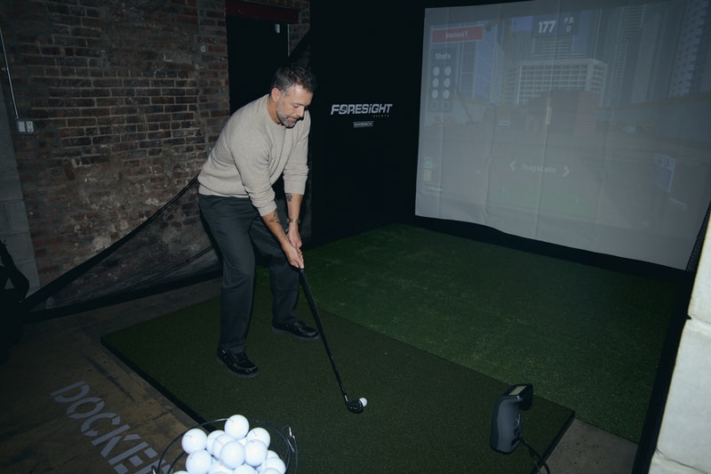 Dockers Go Collection Go Lifestyle Chino Foresight Golf Simulator Marco Weibel COOLMAX Chinos Workwear