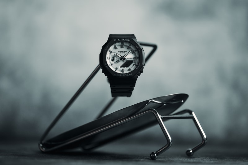 G-SHOCK Monochromatic GA-2100 GA-700WD DW-6900 GA-100WD Black and Brilliant White Series