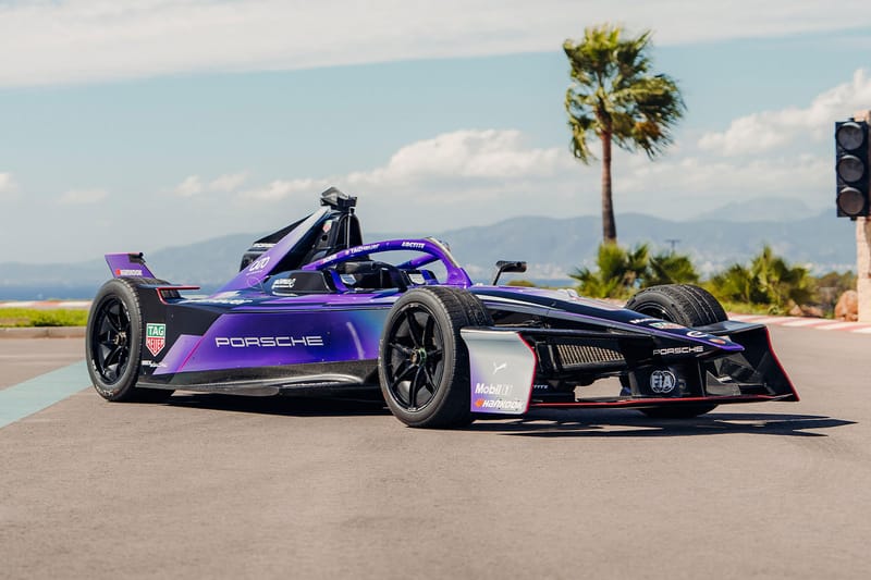 Porsche представляет электрическую модель Formula E 99X Electric, разработанную в Вайссахе