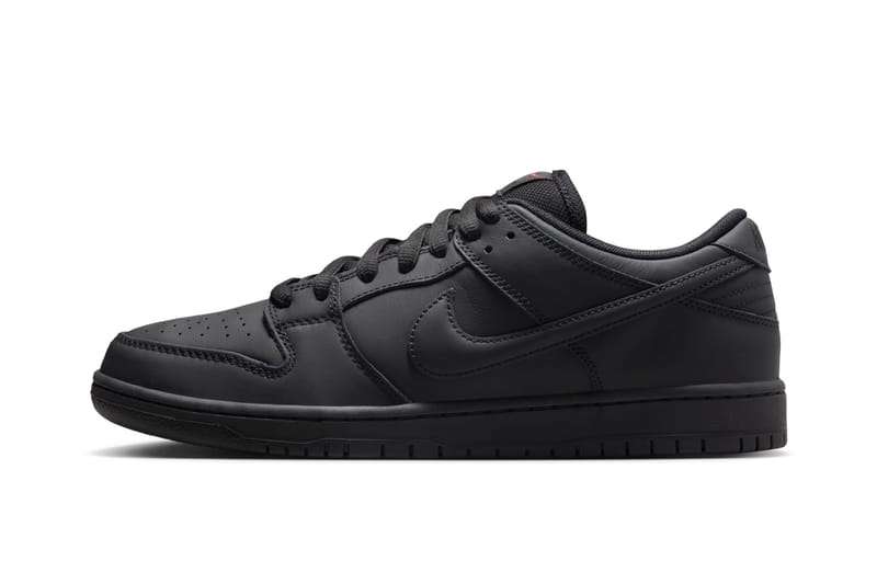 Жуткий сезон — Nike SB Dunk Low Pro ISO в цвете «Triple Black»