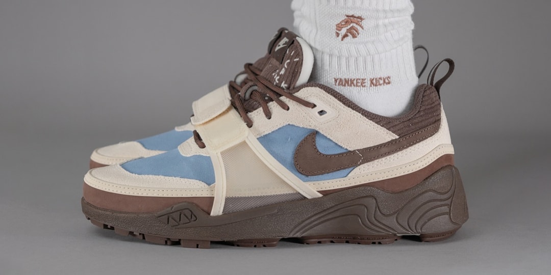 On-Foot Look at Travis Scott's Nike Zoom Field Jaxx "Leche Blue"