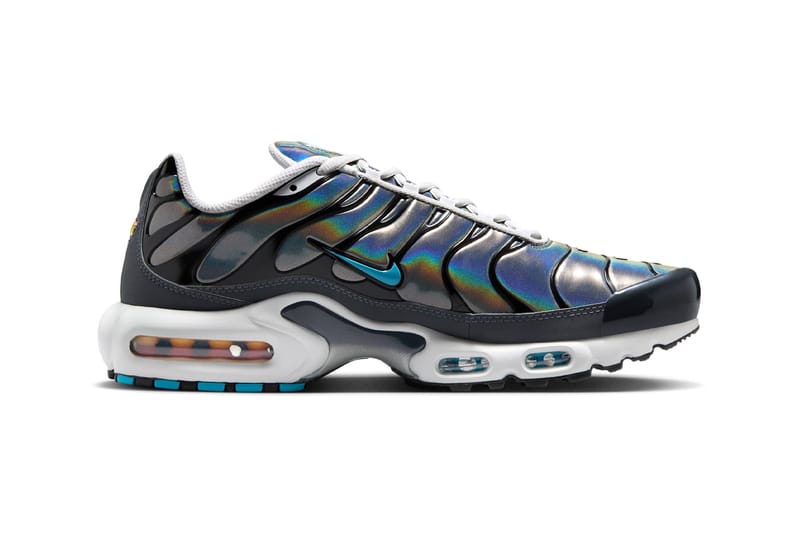 nike black iridescent shoes