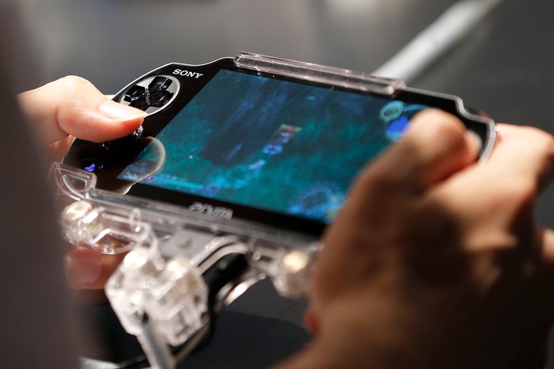 PlayStation Reportedly Developing Handheld Console nintendo switch rival