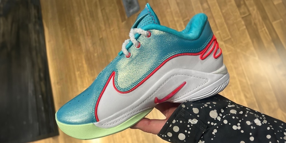 First Look at the Nike LeBron 22 "Christmas"