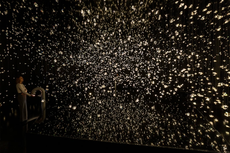 Rafael Lozano-Hemmer Captures 7,000 Heartbeats Inside Swarovski Crystals