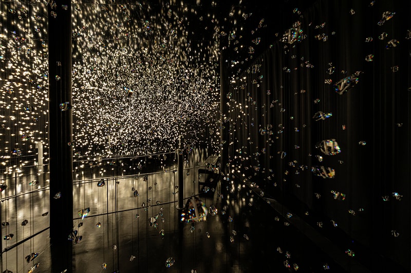 Rafael Lozano-Hemmer Captures 7,000 Heartbeats Inside Swarovski Crystals