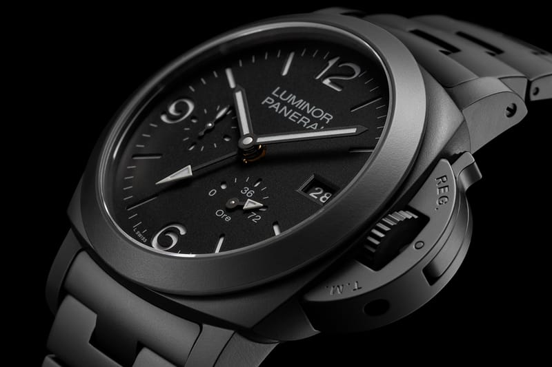 Новейшие часы Panerai Luminor GMT Power Reserve покрыты керамикой