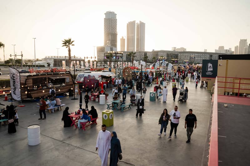 market outside the box etisalat motb shopping fair dubai design district vintage retro thrifting nissan shisedo food vendor talabat dance music entertainment 