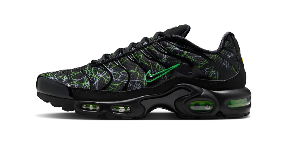 Official Look at the Nike Air Max Plus "Black/Green Strike"