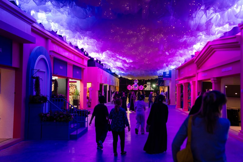 market outside the box etisalat motb shopping fair dubai design district vintage retro thrifting nissan shisedo food vendor talabat dance music entertainment 