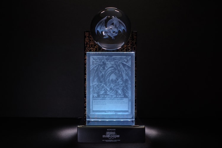 Unboxing: The Legendary Blue-Eyes White Dragon Crystal Card Celebrating 'Yu-Gi-Oh! DUEL LINKS'' 8th Anniversary