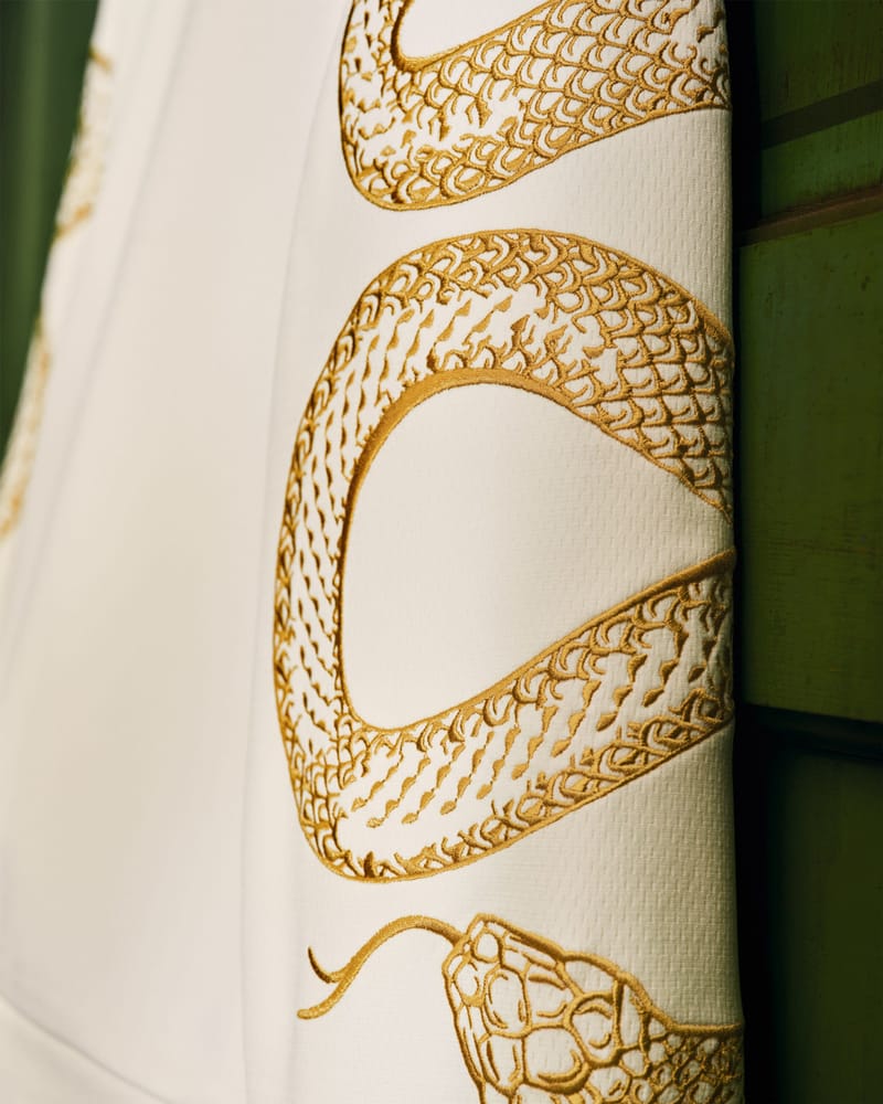 undefeated gold snake basketball