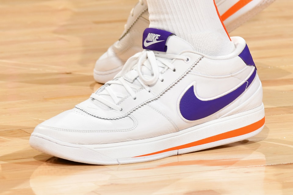 Devin Booker Debuts Another Nike Book 1 