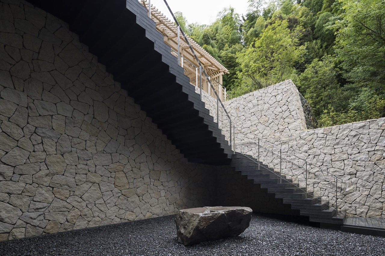 Kengo Kuma Banyan Tree Higashiyama Kyoto Hotel Architecture Japan noh stage bamboo pavilion onsen 