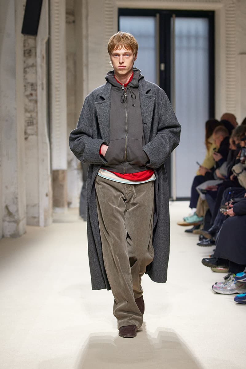 AURALEE FW25 Paris Fashion Week Collection japanese label ryota iwai new balance new balance t500 collaboration runway