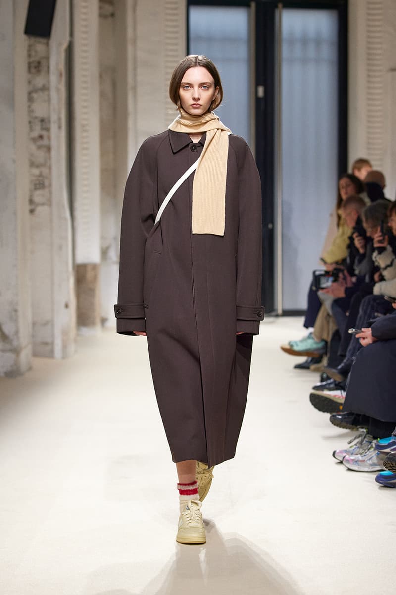 AURALEE FW25 Paris Fashion Week Collection japanese label ryota iwai new balance new balance t500 collaboration runway