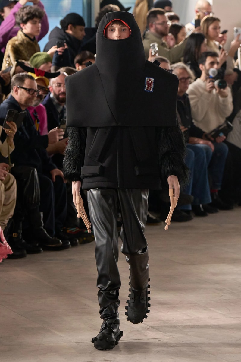 Walter Van Beirendonck FW25 Paris Fashion Week aliens come in peace tailoring future world 