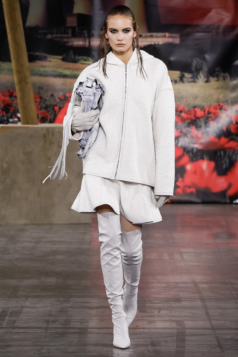032c Fall/Winter 2025 “SUSPICIOUS MINDS” Collection Paris Fashion Week Runway Maria Koch Maison des Métallos Menswear Womenswear Unisex