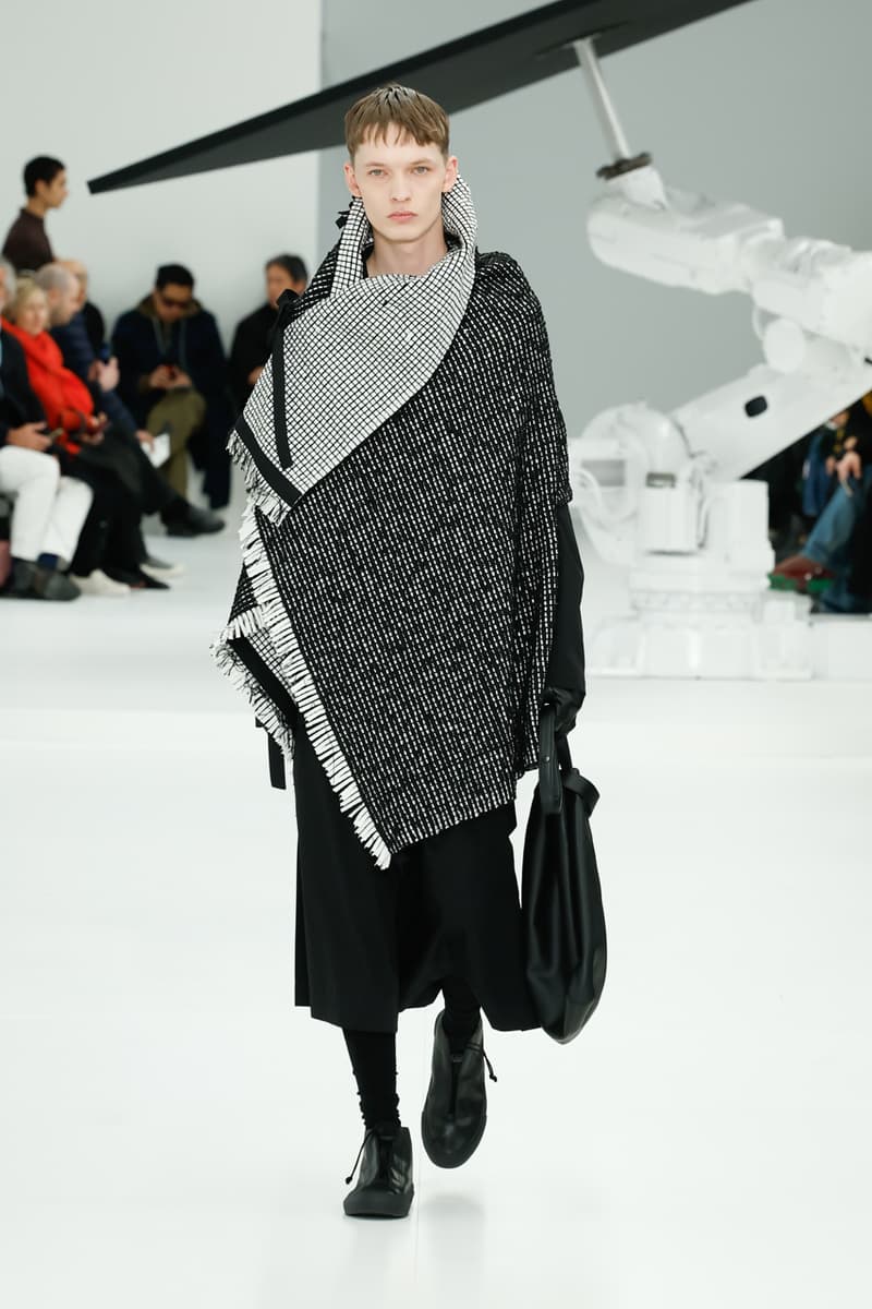 Issey Miyake Fall/Winter 2025 Collection Paris Fashion Week Men's FW25 Runway