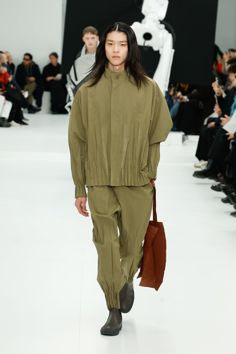 Issey Miyake Fall/Winter 2025 Collection Paris Fashion Week Men's FW25 Runway