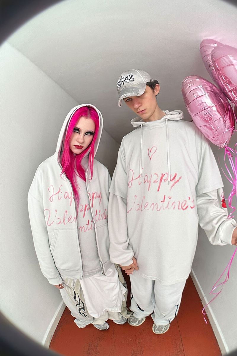 Balenciaga Valentine Series Lipstick Valentines Zip-up Hoodie Lipstick Valentines T-shirt Demna Gvasalia Release Info campaign 