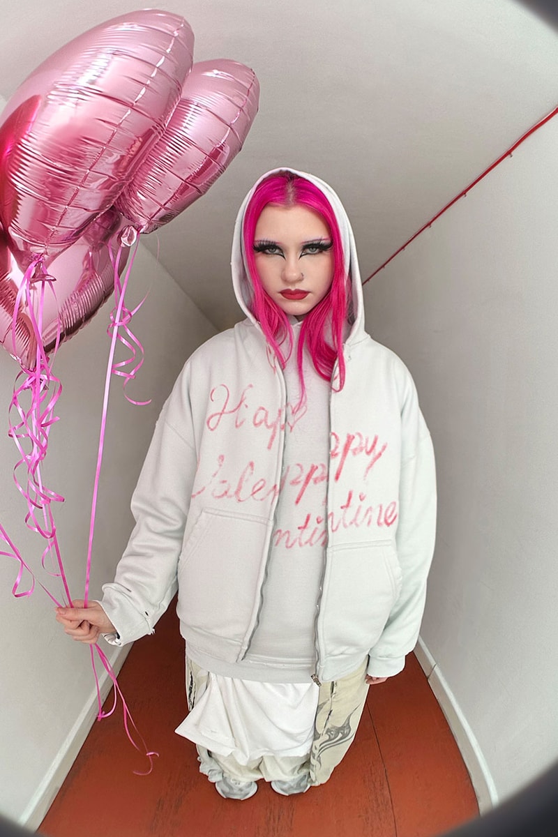 Balenciaga Valentine Series Lipstick Valentines Zip-up Hoodie Lipstick Valentines T-shirt Demna Gvasalia Release Info campaign 