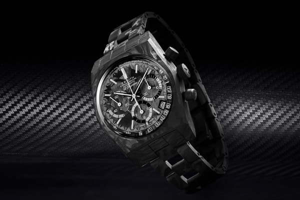 Revolution x Zenith Chronomaster Revival "Cover Girl Carbon" Collaboration Info El Primero 