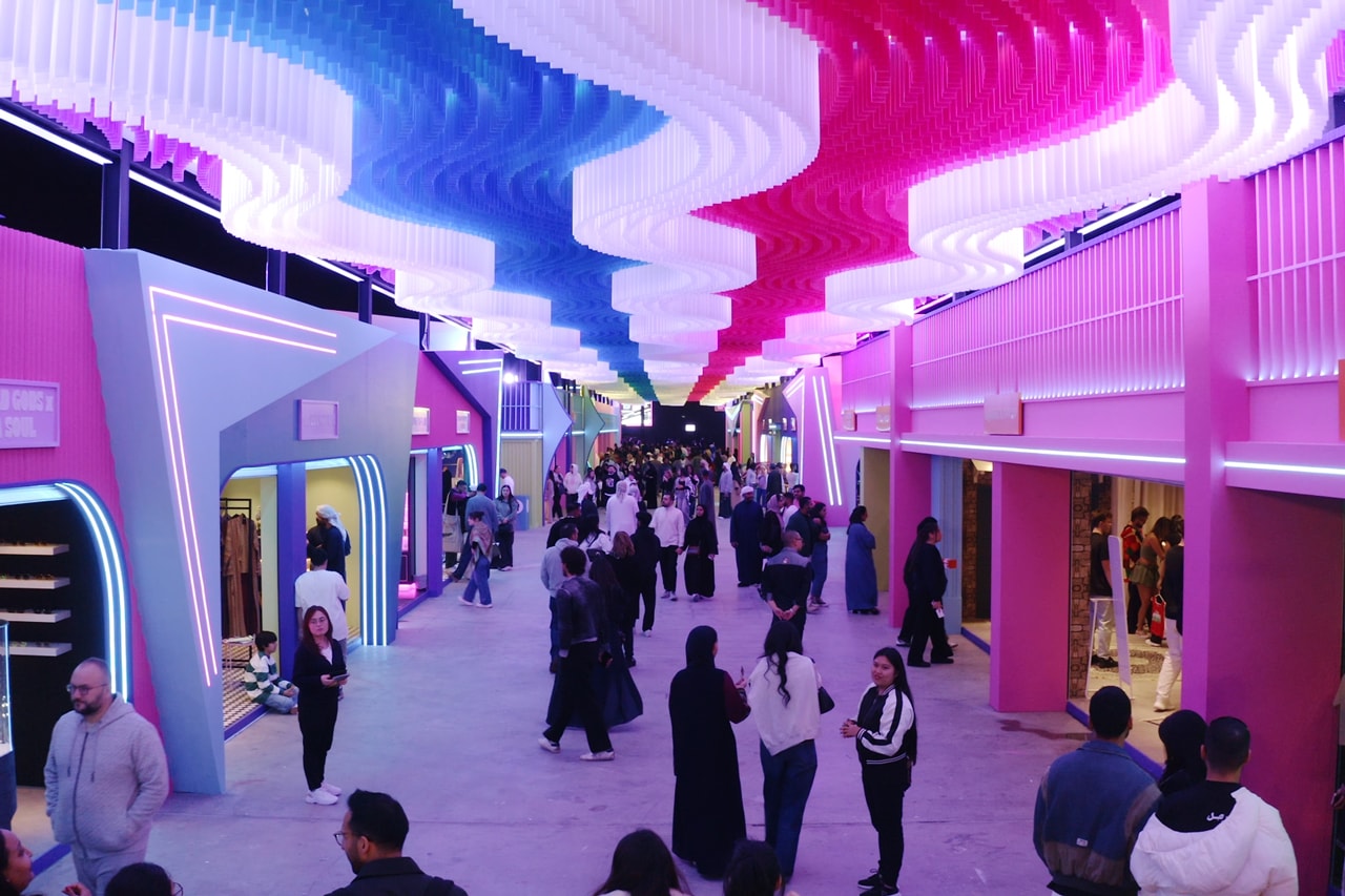 etisalat motb e& market outside the box dubai shopping festival market beauty brands fashion daves hot chicken homer lobster drunk elephant fenty huda retro modesh nineteen ninety two