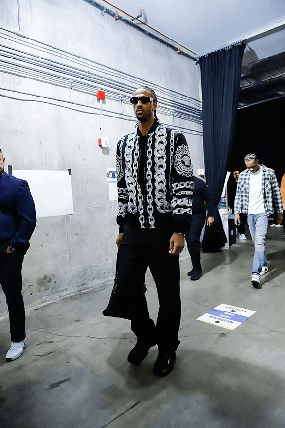 Alexandre Sarr Versace Campanha Entrevista - basquete, óculos e biggie