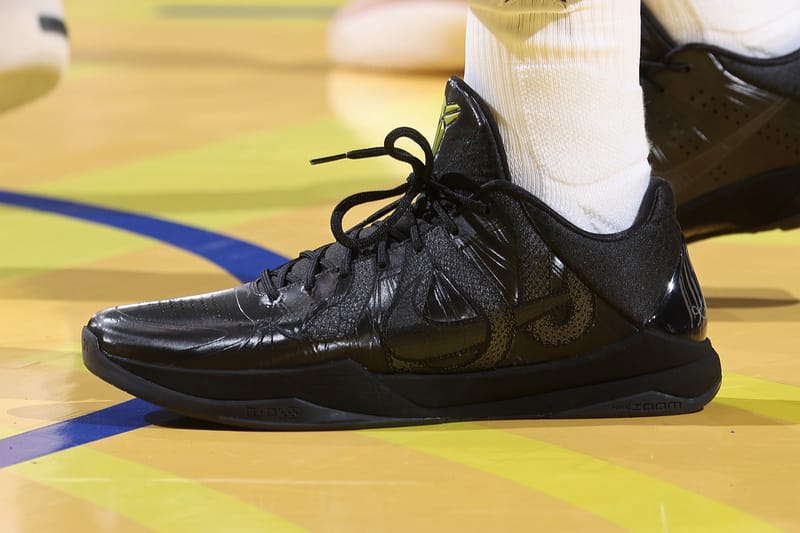 all black kobe shoes