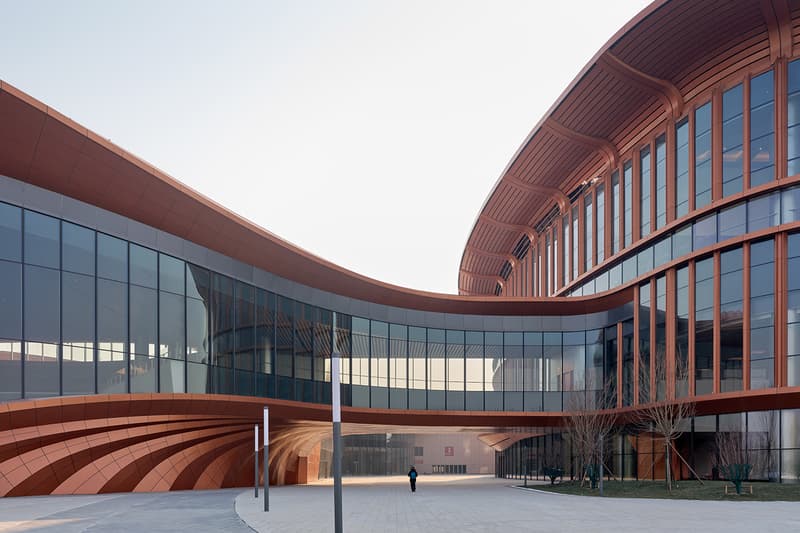 Zaha Hadid ArchitectsCapital International Exhibition & Convention Centre (CIECC) Beijing