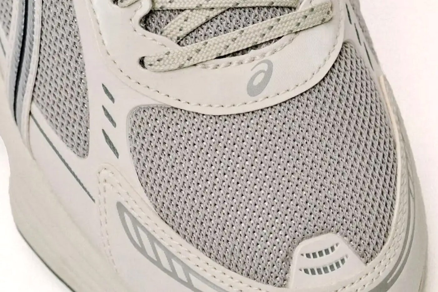 Lapstone & Hammer x ASICS GEL-KINETIC FLUENT “White/Seal Gray”  Release Info