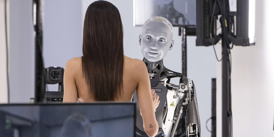 Giuseppe di Morabito đưa một con robot lên sàn diễn cho FW25