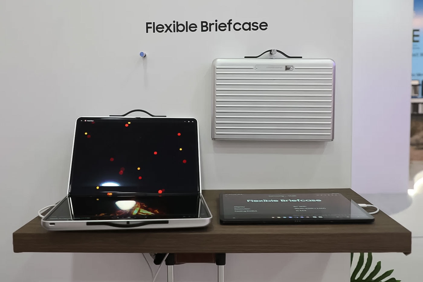 Samsung Flexible OLED Concepts Flexible Cabinbag Polygon Foldable Flex Gaming console OLED Tile Release Info 