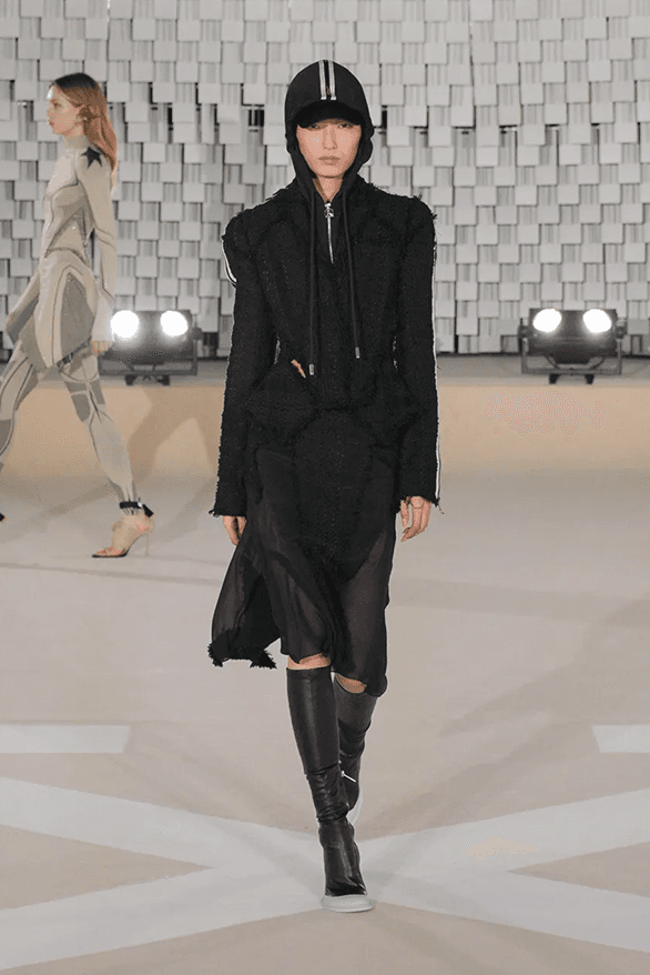 Off-White™ Fall Winter 2025 Paris Fashion Week ib kamara womenswear menswear doja cat burna boy runway show